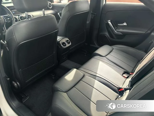 Mercedes-Benz Class A 2023 Белый из Китая
