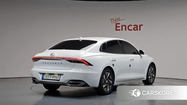 Hyundai The New Grandeur IG Hybrid 2022 Белый из Кореи