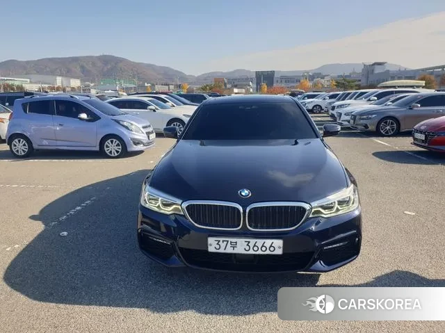 BMW 5 Series (G30) 2018 Черный из Кореи