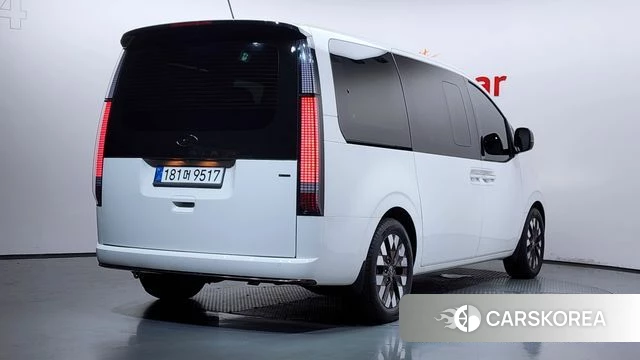 Hyundai Staria 2021 Белый из Кореи