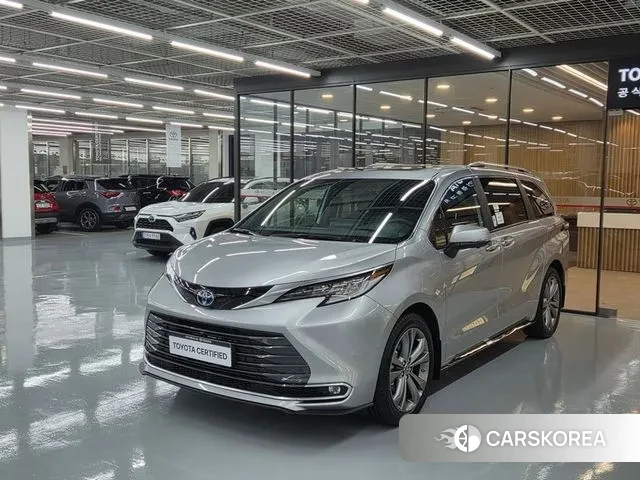 Toyota Sienna 4th Generation 2025 Серебряный из Кореи