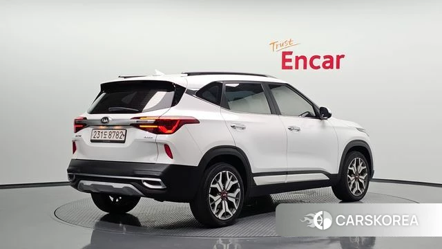 Kia Seltos 2019 Белый из Кореи