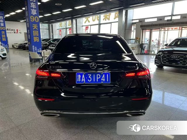Mercedes-Benz E-class 2022 Черный из Китая