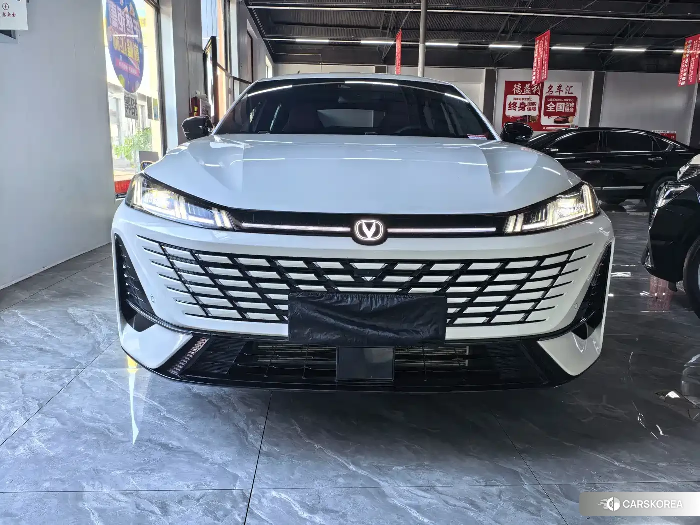 Chang'an Yidong 2026 Белый из Китая