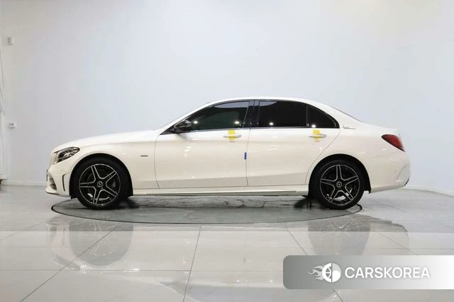 Mercedes-Benz Class C 2021 Белый из Китая