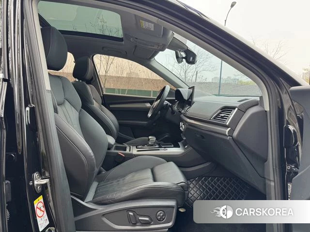 Audi Q5L 2023 Черный из Китая