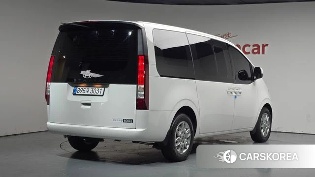 Hyundai Staria 2025 Белый из Кореи