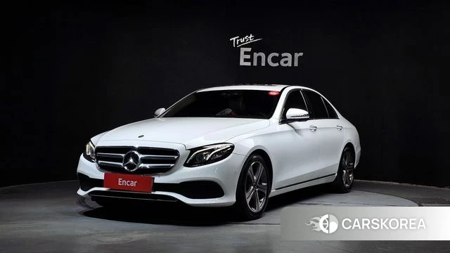 Mercedes-Benz E-Class W213 2018 Белый из Кореи