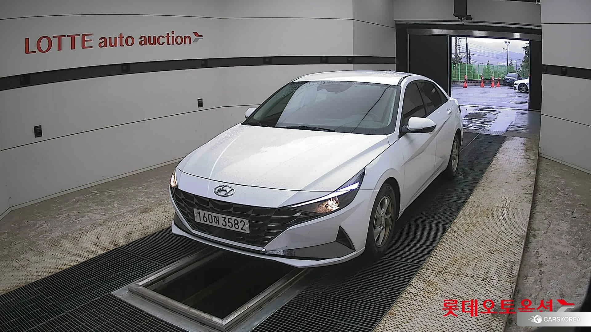 Hyundai Avante 2021 Polar White из Кореи