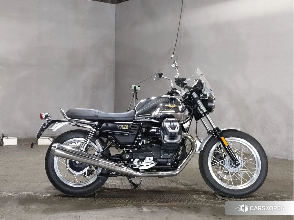 Проданный OTHER MOTO GUZZI V7 3 ANNIVERSARY O 2017 из Японии, фото 2