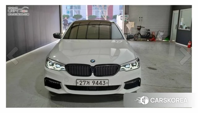 BMW 5 Series (G30) 2018 Белый из Кореи