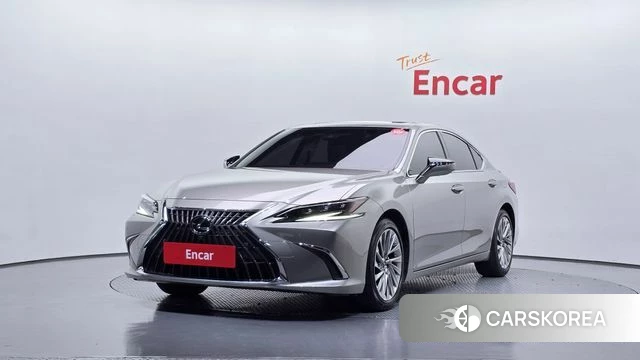 Lexus ES300h 7th generation 2024 Серебряный из Кореи