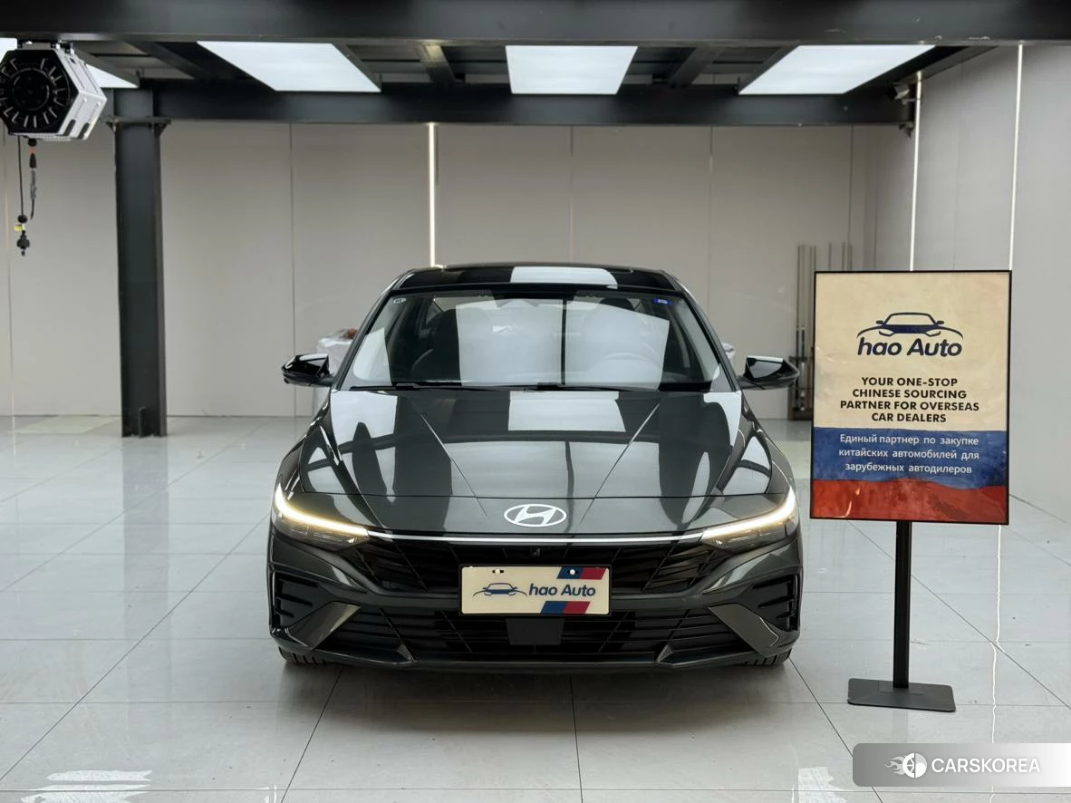 Hyundai Elantra 2023 Темно-серый из Китая