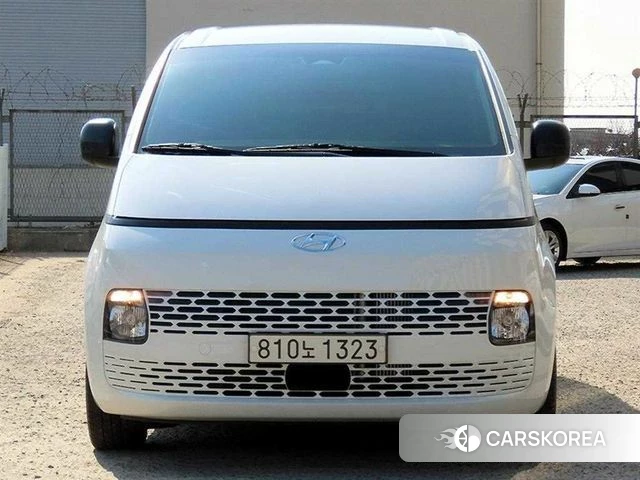 Hyundai Staria 2023 Белый из Кореи