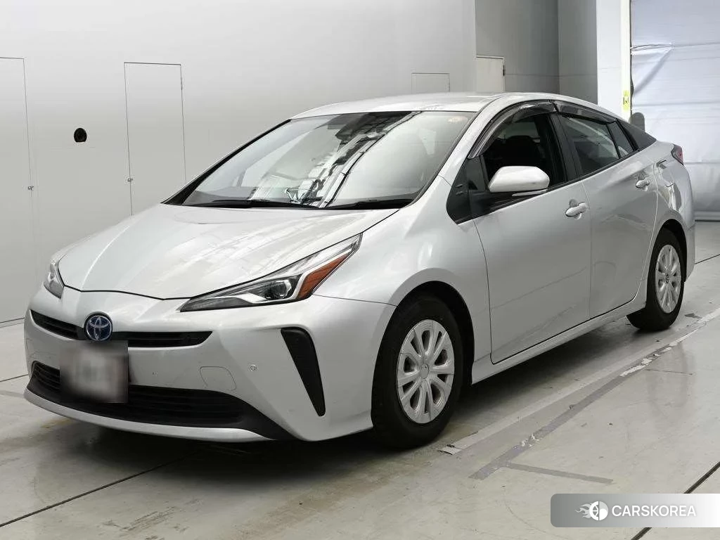 Toyota Prius 2021 из Японии