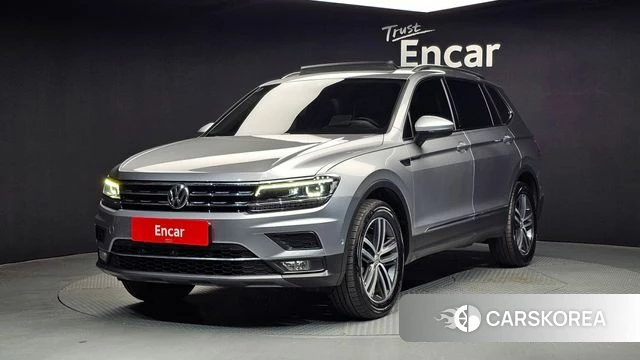 Volkswagen Tiguan Allspace 2020 Серебристо-серый из Кореи