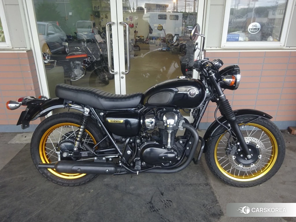 Проданный Kawasaki W800 SE 2013 из Японии
