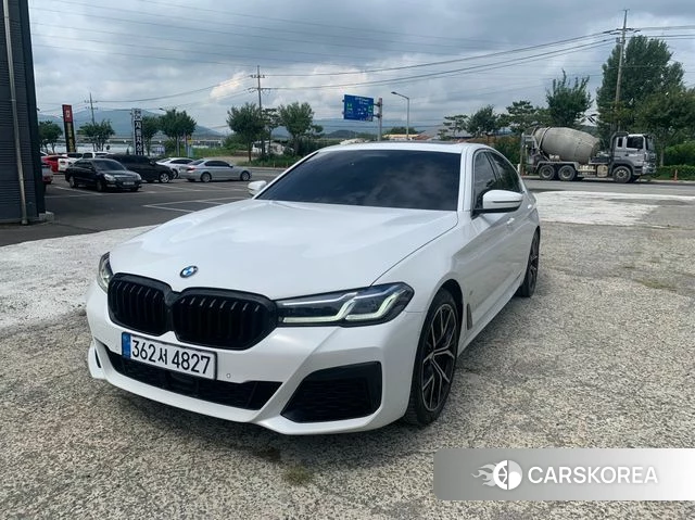 BMW 5 Series (G30) 2023 Белый из Кореи