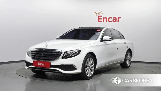 Mercedes-Benz E-Class W213 2018 Белый из Кореи
