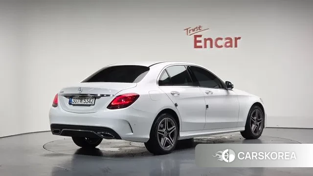 Mercedes-Benz C-Class W205 2021 Белый из Кореи