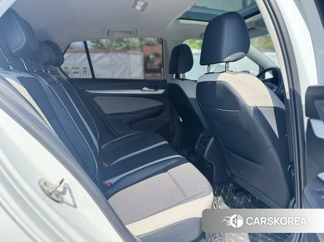 Volkswagen Golf 2024 Белый из Китая