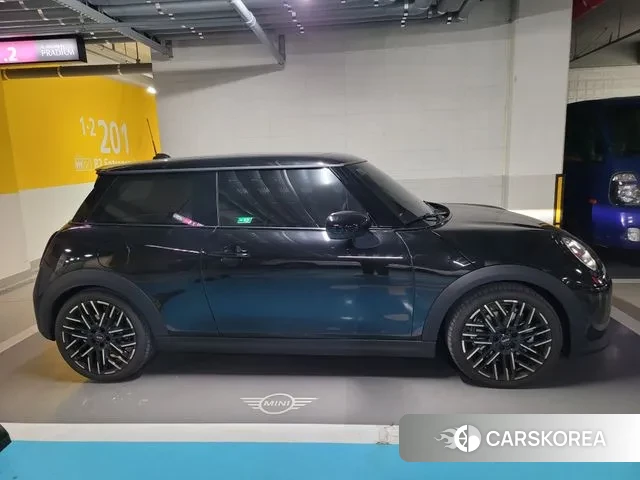 Mini Cooper S 4th Generation 2025 Черный из Кореи