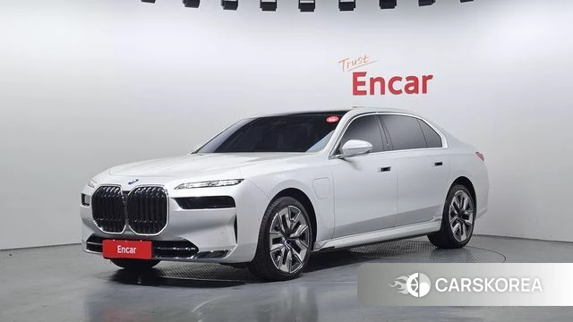 BMW 7 Series (G70) 2023 Белый из Кореи