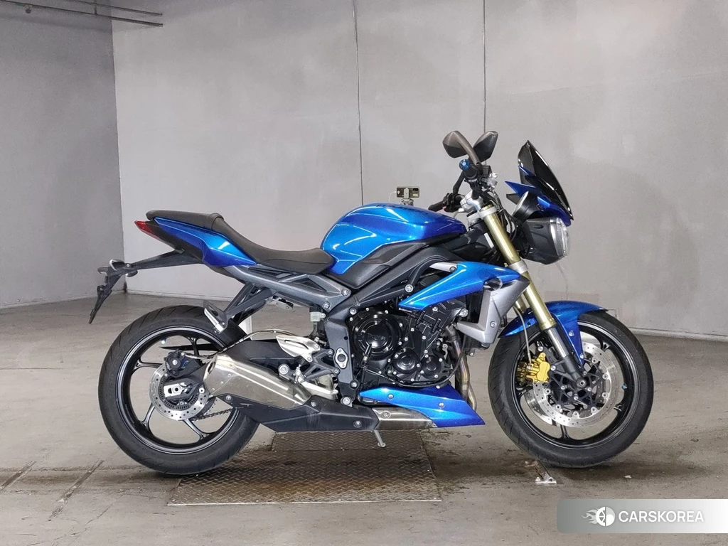 Проданный Triumph STREET TRIPLE 2013 из Японии, фото 2