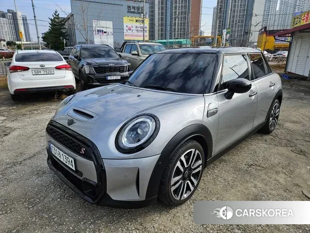 Mini Cooper S 2023 Серебристо-серый из Кореи
