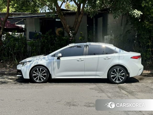 Toyota Lei Ling 2021 Белый из Китая