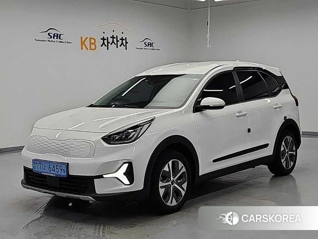 Kia Niro Plus 2022 Белый из Кореи