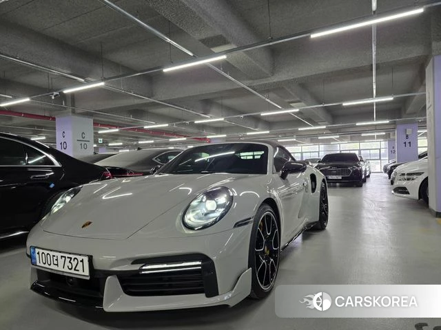 Porsche 911(992) 2023 Белый из Кореи