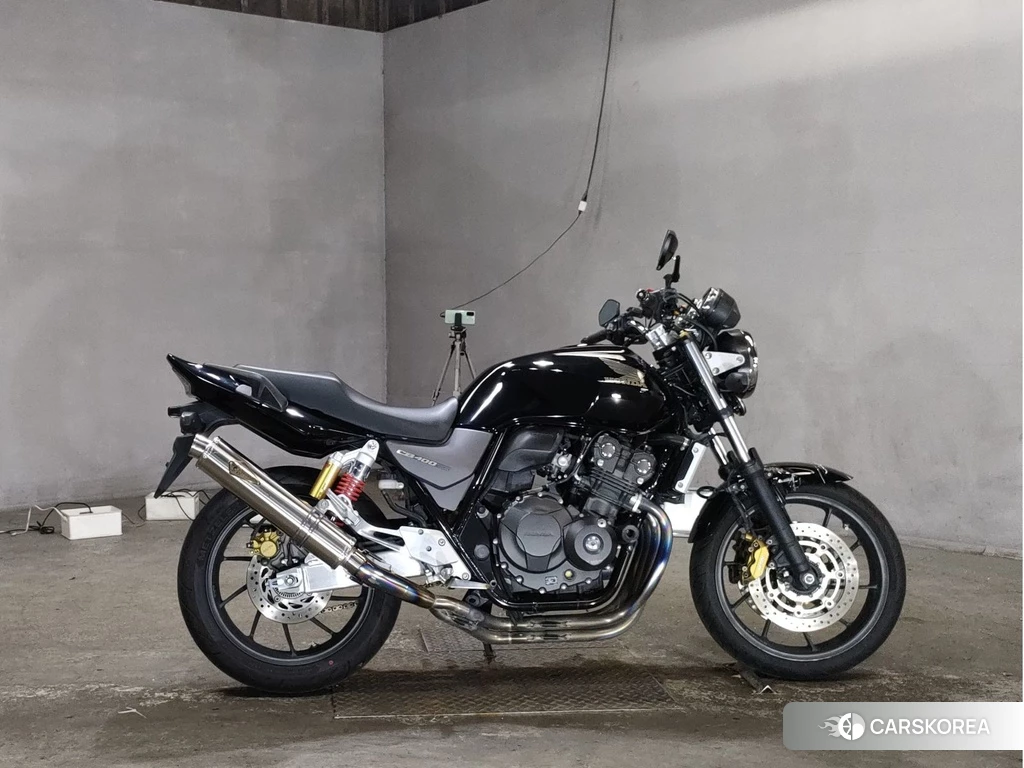 Проданный Honda CB400SF 2017 из Японии