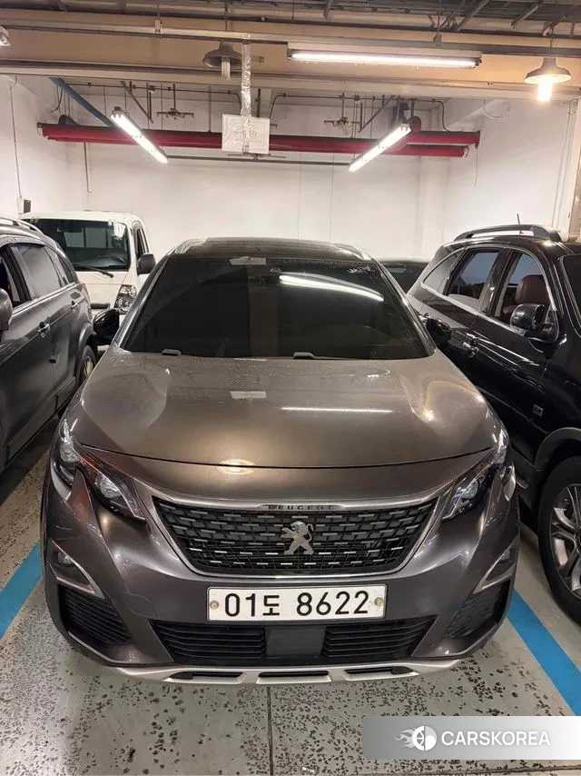 Peugeot 5008 second generation 2019 Серый из Кореи