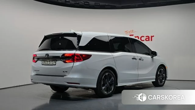 Honda Odyssey 2021 Белый из Кореи