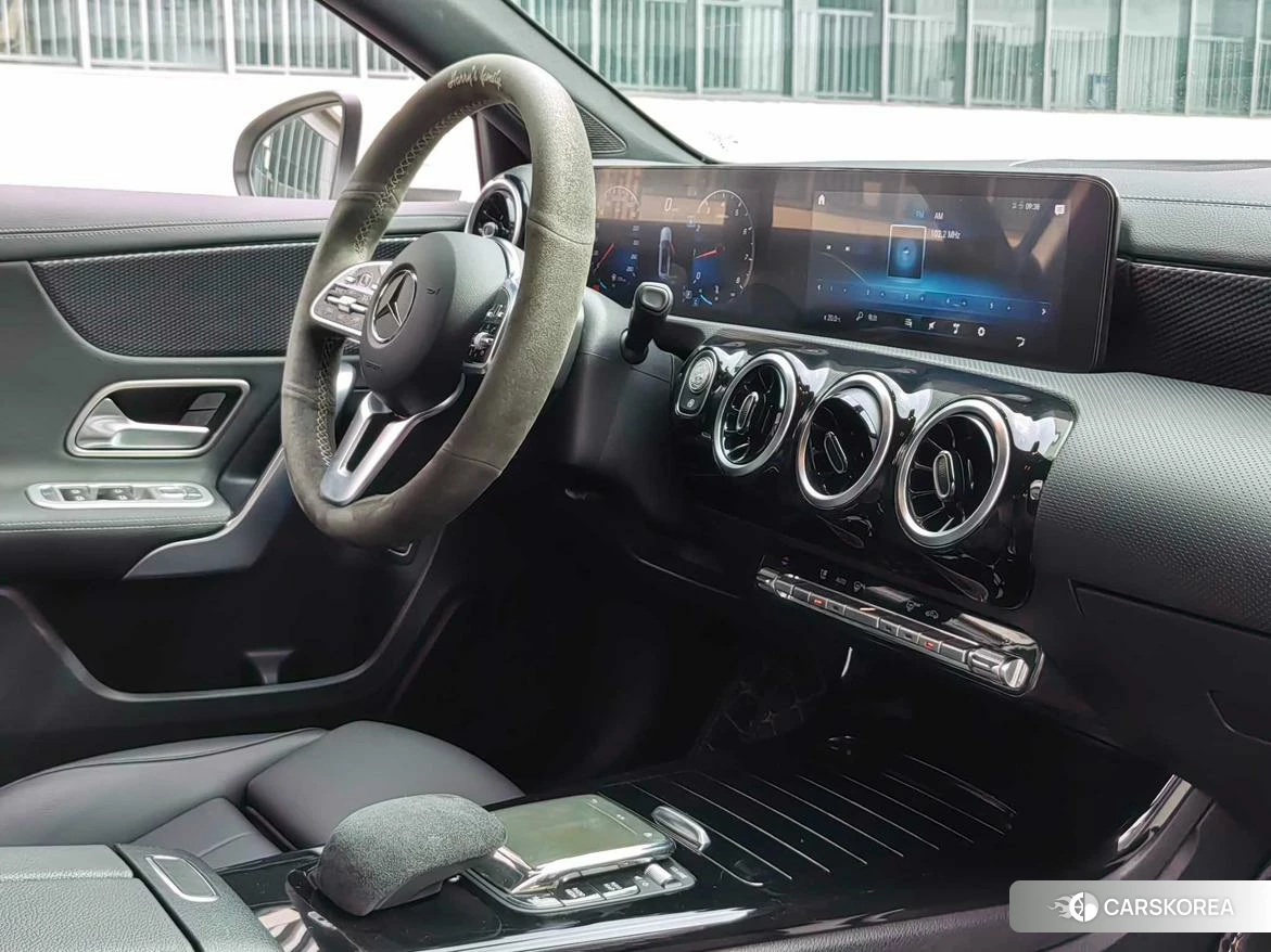 Mercedes-Benz Class A 2021 Белый из Китая