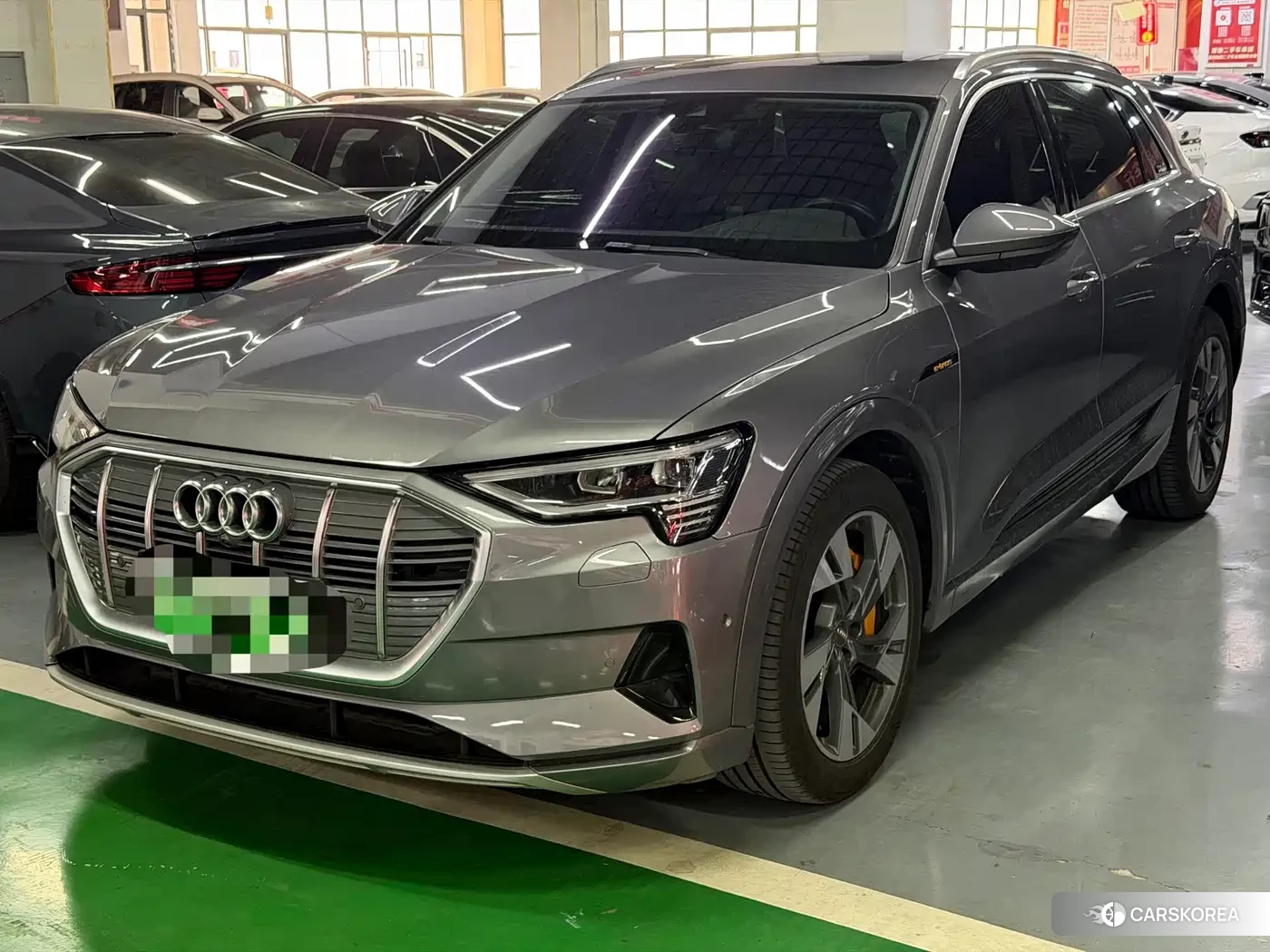 Audi e-tron 2020 Silver/gray из Китая
