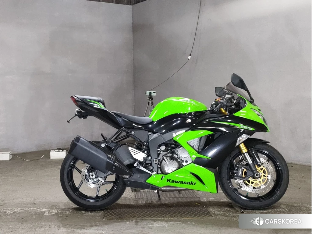 Проданный Kawasaki ZX-6R NINJA 2013 из Японии