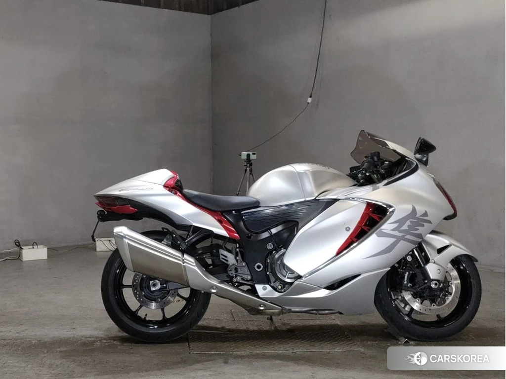 Проданный Suzuki GSX1300R HAYABUSA 2021 из Японии, фото 2