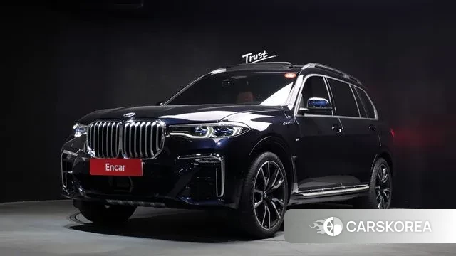 BMW X7 (G07) 2022 Черный из Кореи