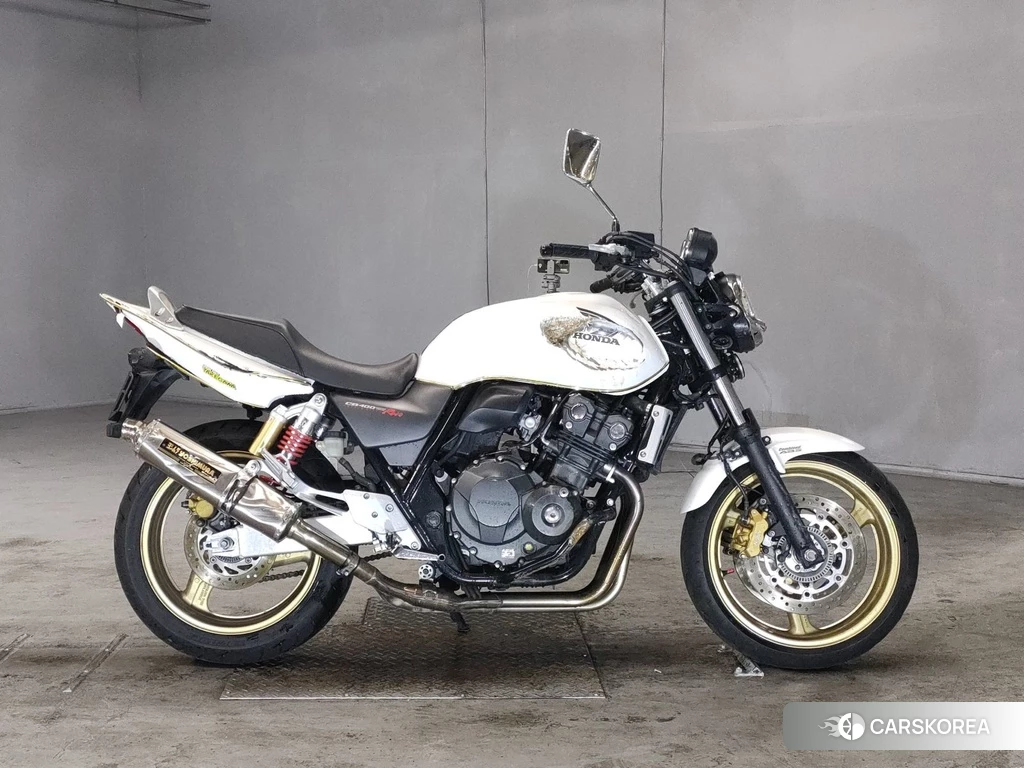 Проданный Honda CB400SF 2011 из Японии
