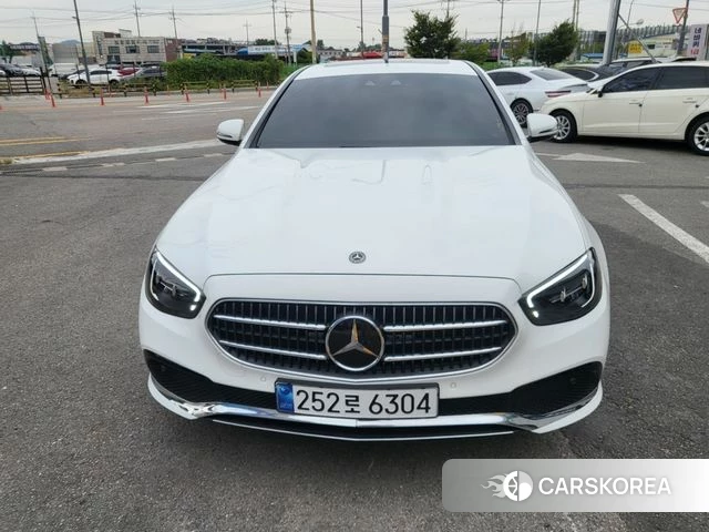 Mercedes-Benz E-Class W213 2021 Белый из Кореи