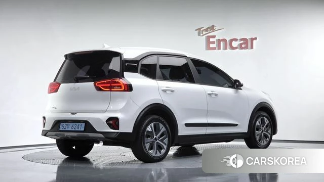 Kia Niro Plus 2022 Белый из Кореи
