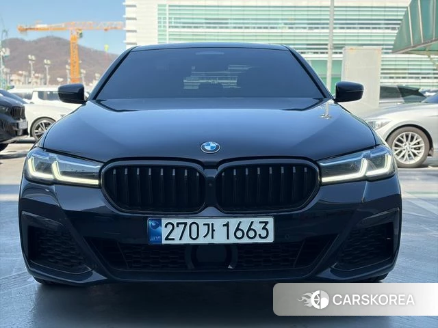 BMW 5 Series (G30) 2023 Черный из Кореи