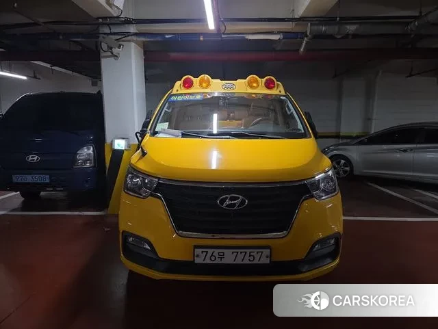 Hyundai The New Grand Starex 2019 Желтый из Кореи