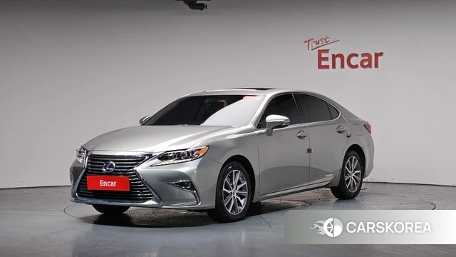 Lexus New ES300h 2018 Серебристо-серый из Кореи