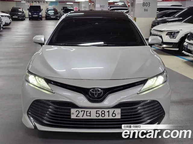 Toyota Camry (XV70) 2018 Белый из Кореи