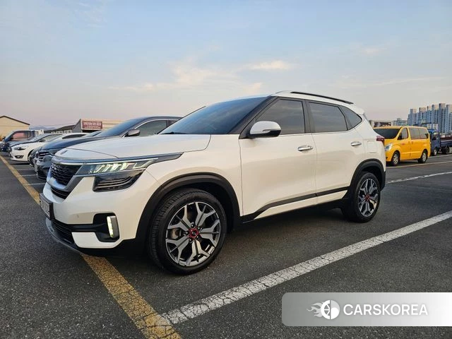 Kia Seltos 2021 Белый из Кореи