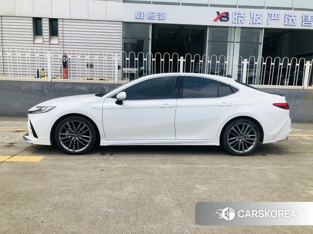 Toyota Camry 2025 Белый из Китая