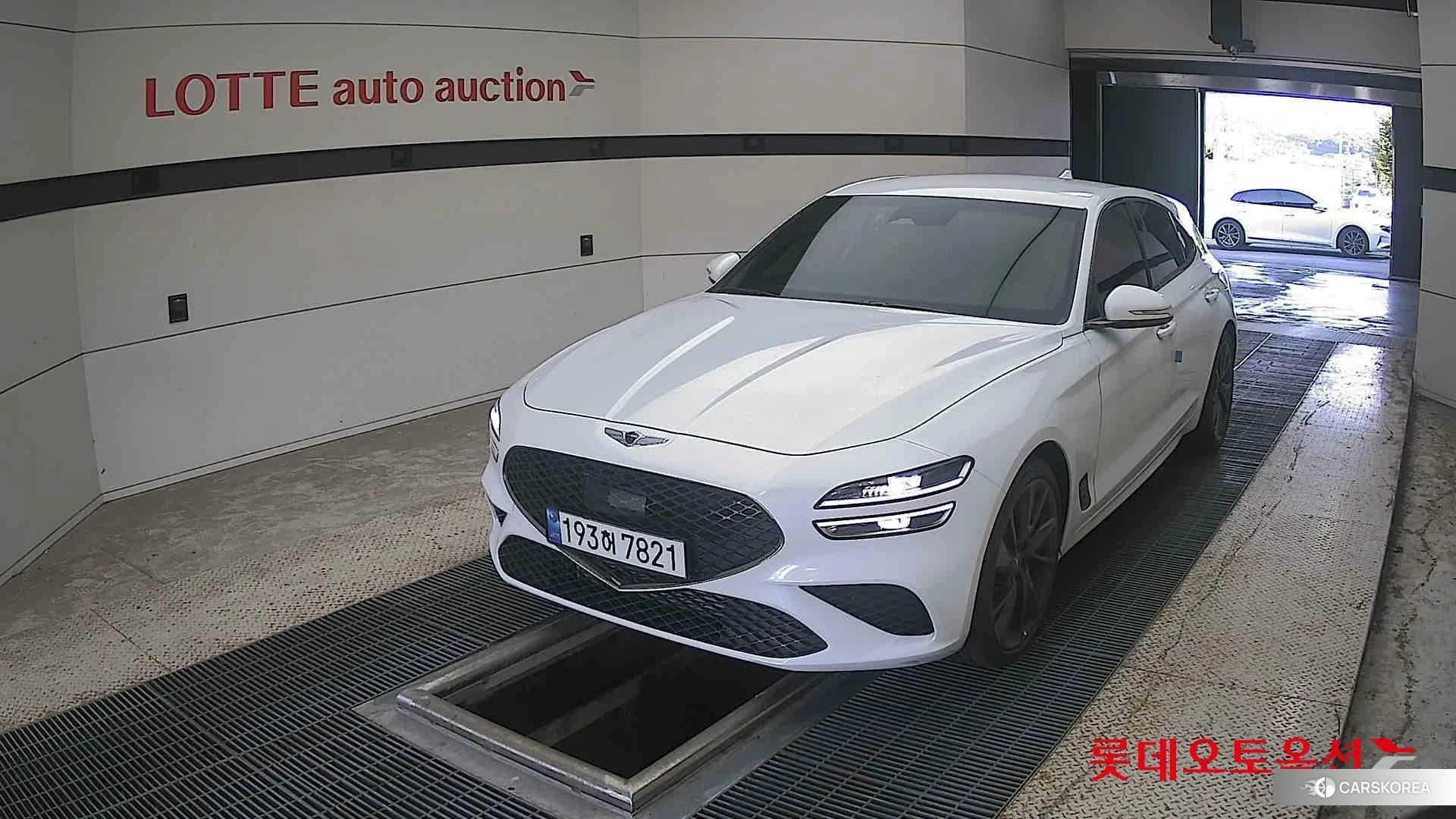 Hyundai G70 SHOOTING BRAKE 2023 Uyuni White из Кореи
